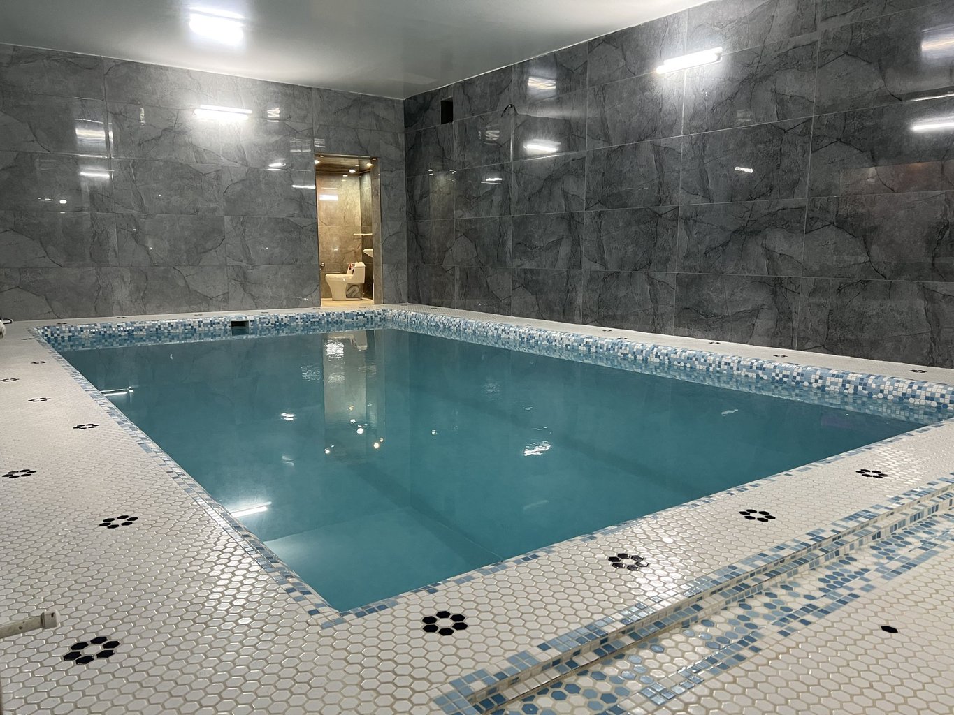 ویلا دوخوابه استخردار آبگرم باغستان 6