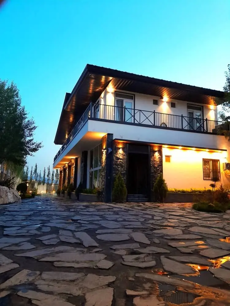 ویلا سه خوابه استخردار آبگرم ییلاقی گلستان
