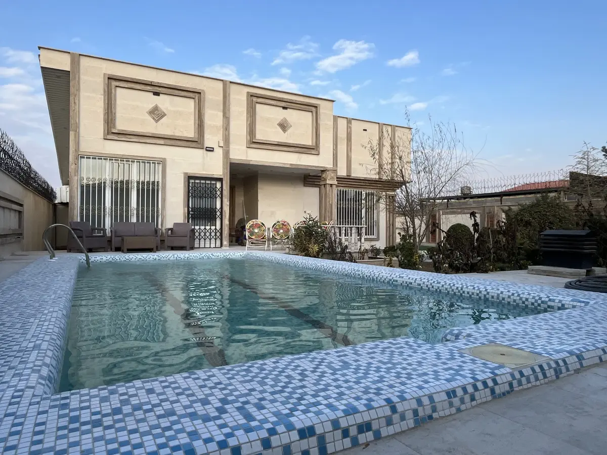 ویلا دو خوابه استخردار آبگرم سلین