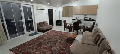 ویلا یک خوابه استخردار آبگرم قوی سفید