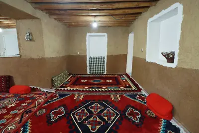 بومگردی یک خوابه راهین - واحد 1