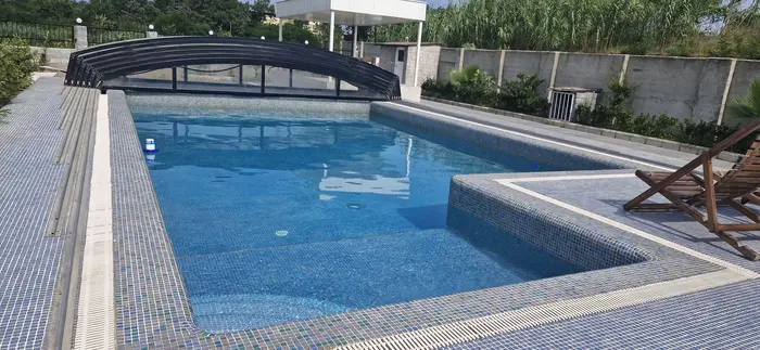 ویلا سه خوابه استخردار آبگرم باباعلی - نمای استخر