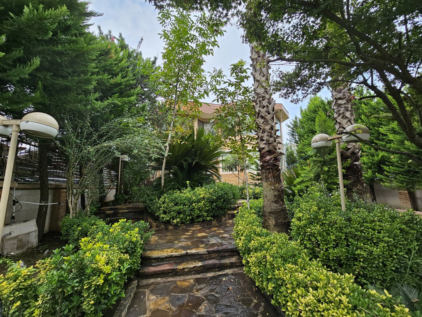 ویلا چهارخوابه لوکس استخردار آبگرم کاج 1