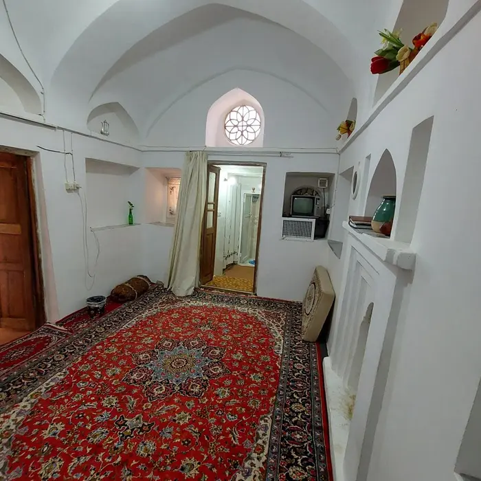 شمس العماره - واحد صد طاقچه