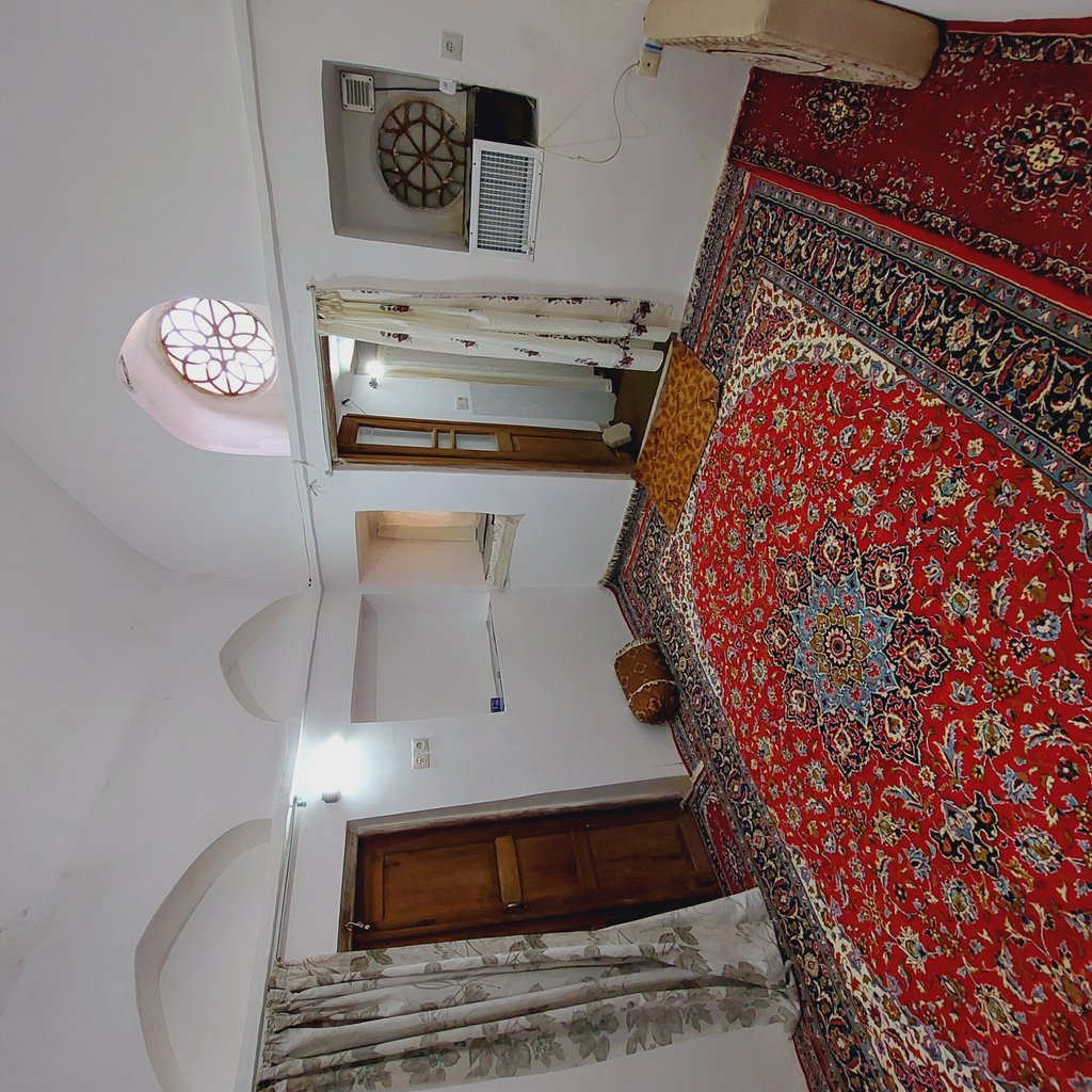 اقامتگاه سنتی شمس العماره واحد - صد طاقچه