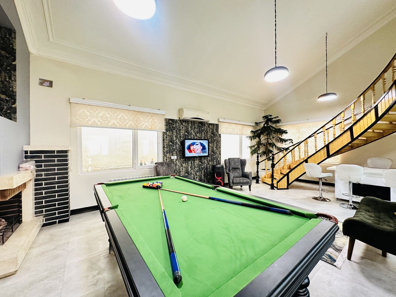 ویلا سه خوابه استخردار آبگرم شب ها