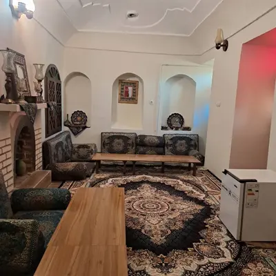 بومگردی عمارت عامری - واحد شاه‌نشین