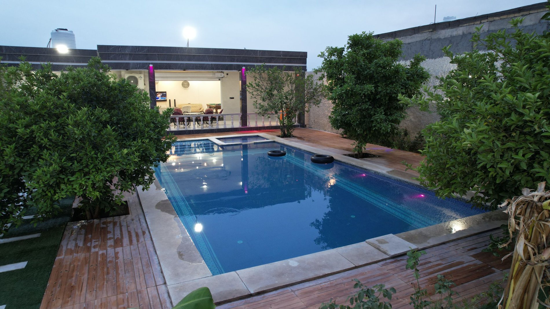 ویلا دوخوابه استخردار آبگرم رز گاردن