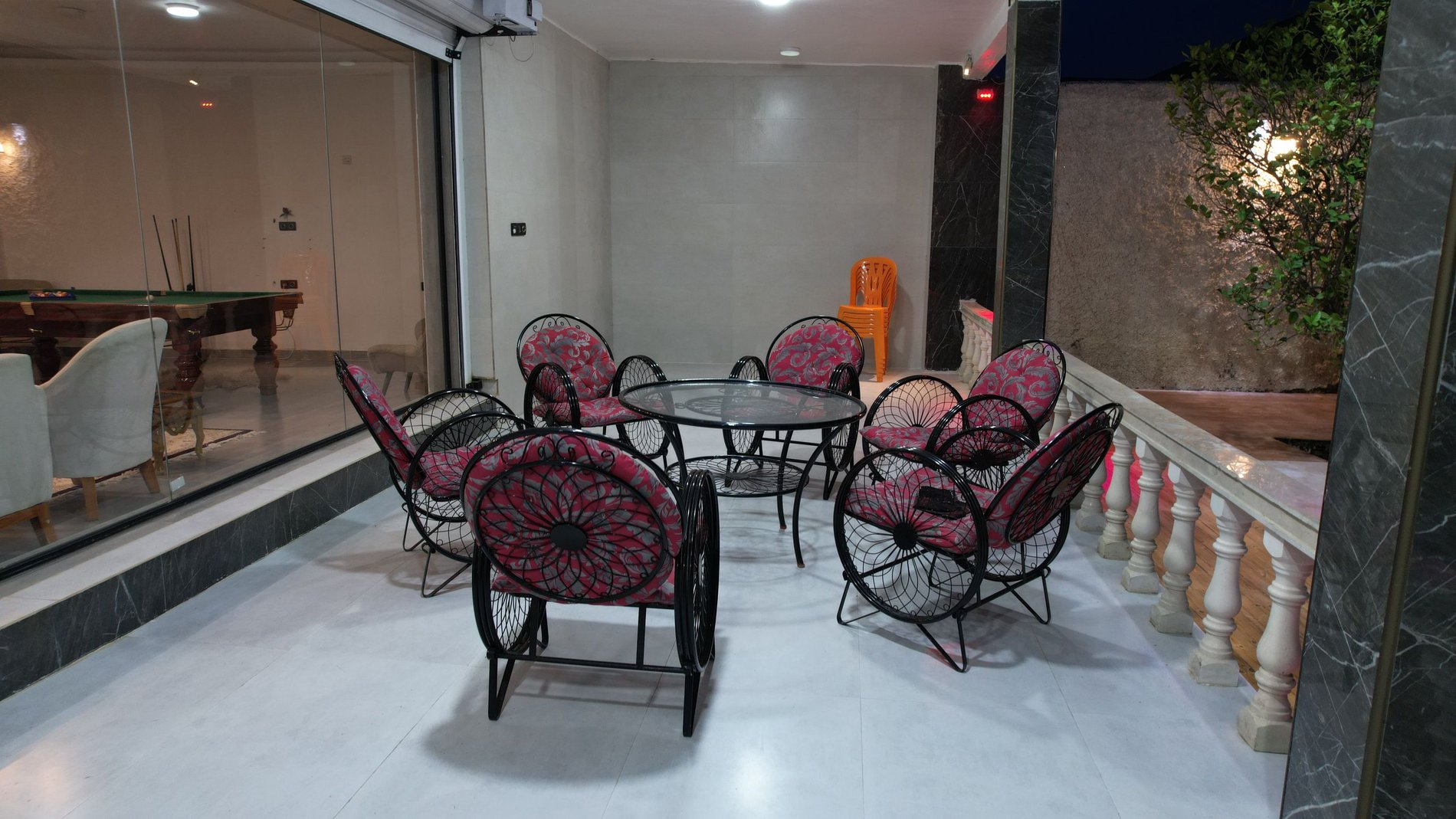 ویلا دوخوابه استخردار آبگرم رز گاردن