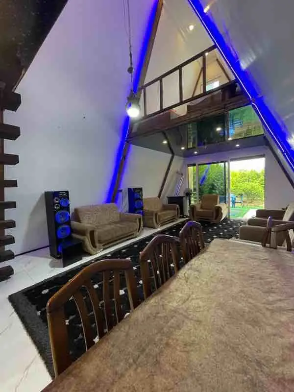 کلبه دوخوابه استخردار سوئیسی مقریکلا - انتخاب عنوان تصویر