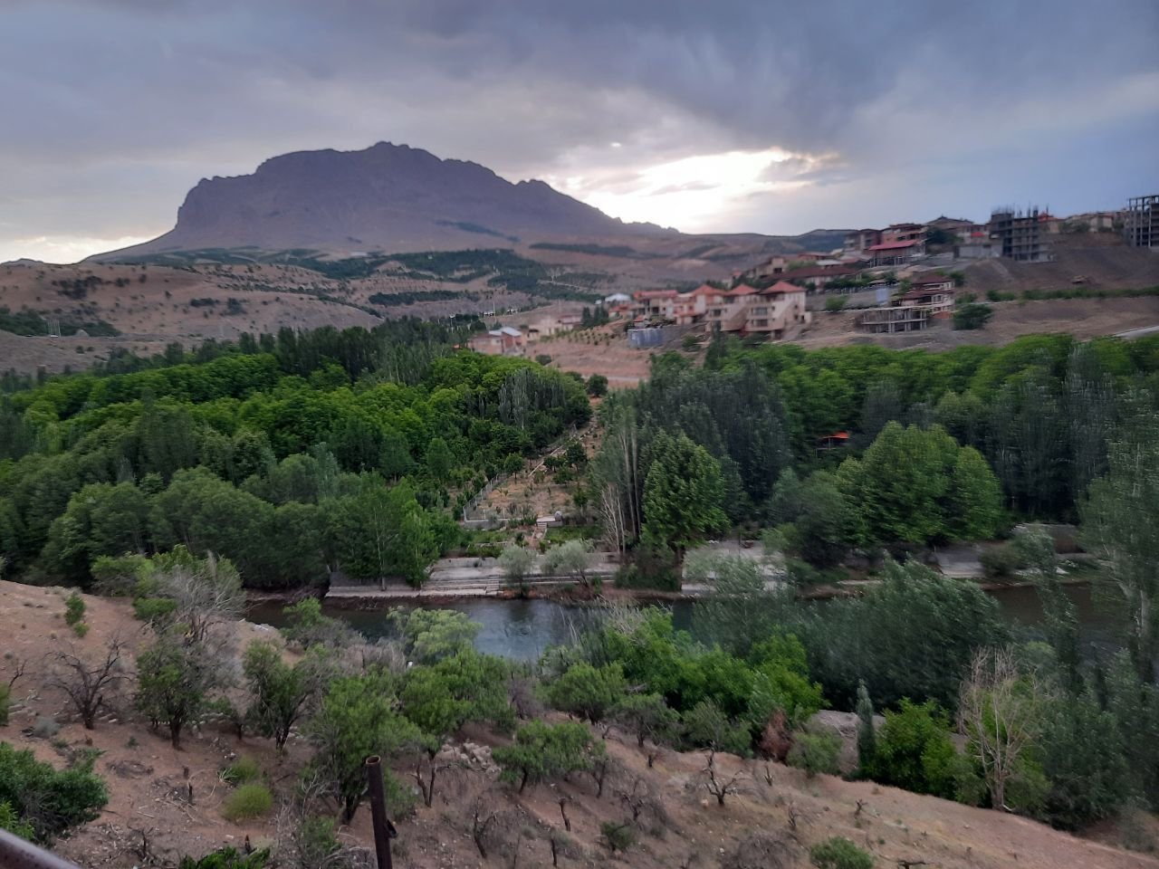 دوخوابه فرح چمزین