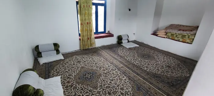 بوم گردی سنگ چشمه - واحد ۱ - اتاق ۱