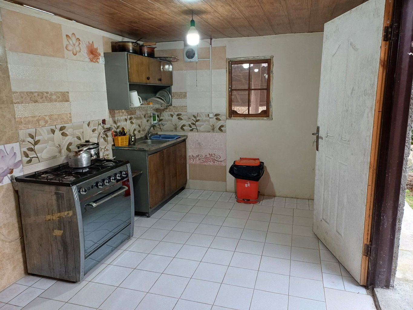 کلبه سه خوابه کَمِل سَر