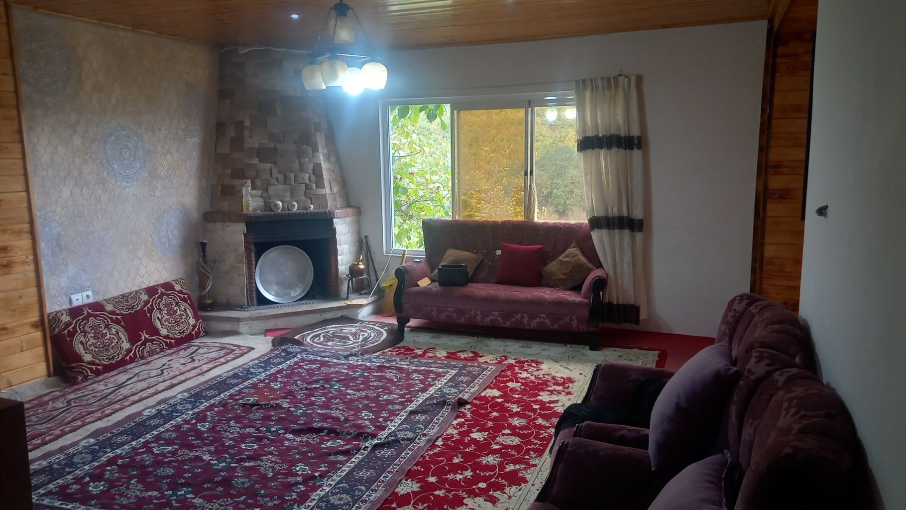 یک خوابه جنگلی زاربُن