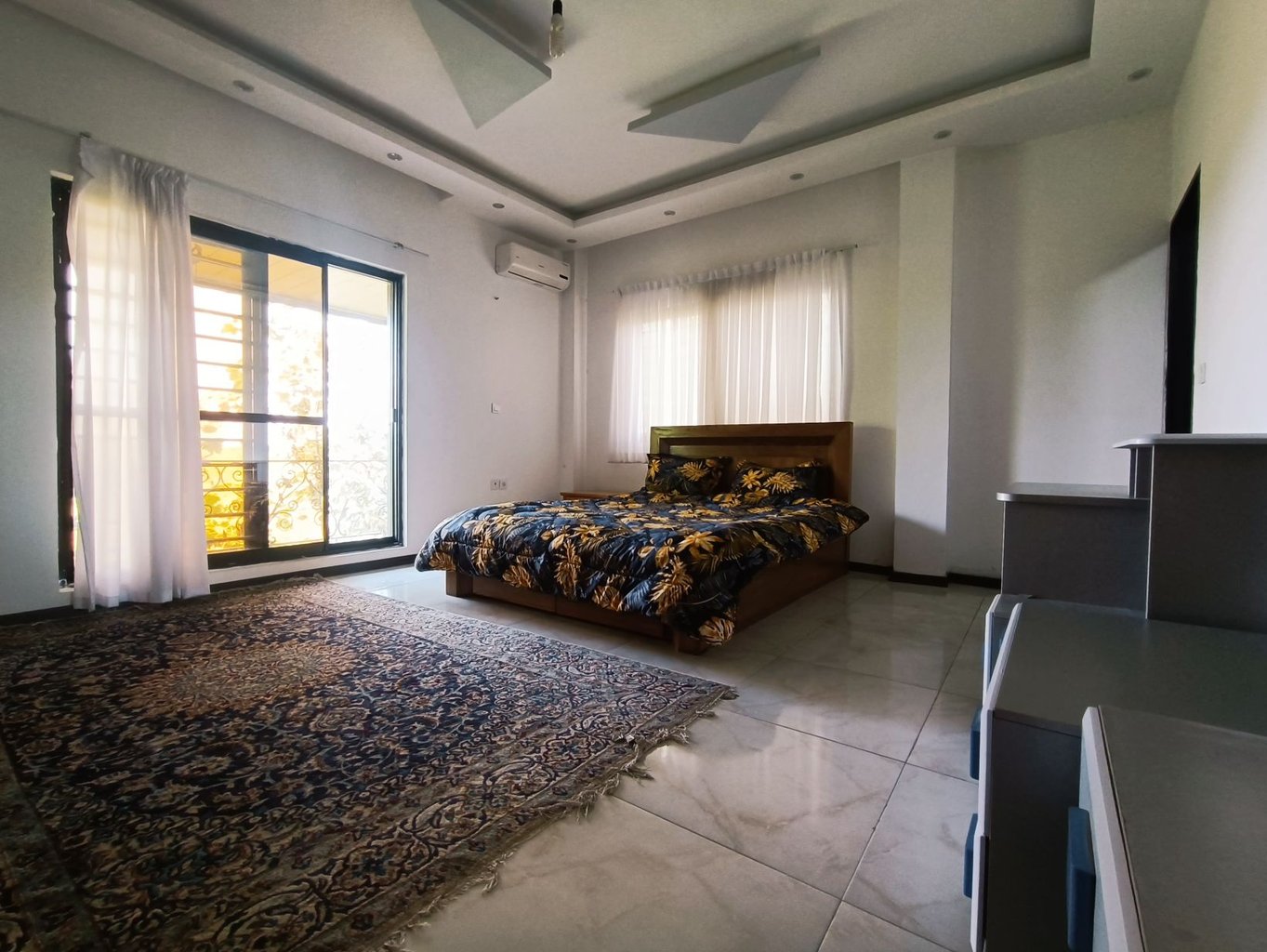 چهارخوابه مهاجر