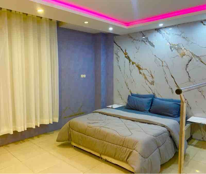 یک خوابه سادات نژاد