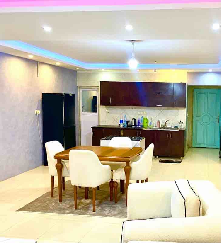 یک خوابه سادات نژاد