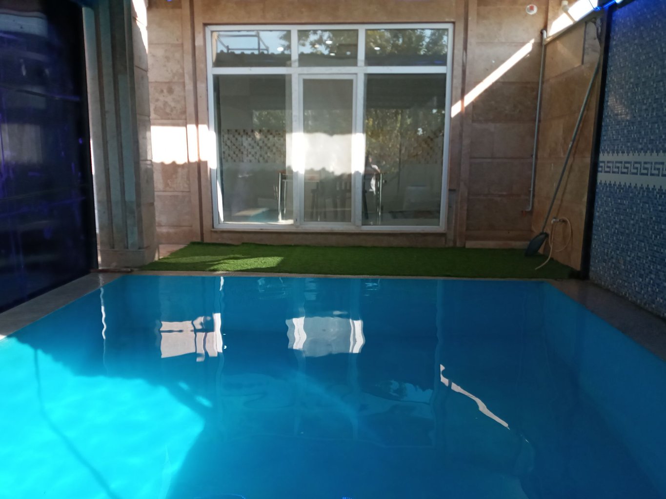 دوخوابه استخردار آبگرم بهرامی نظر