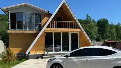 کلبه دوخوابه سوئیسی بی‌ریا