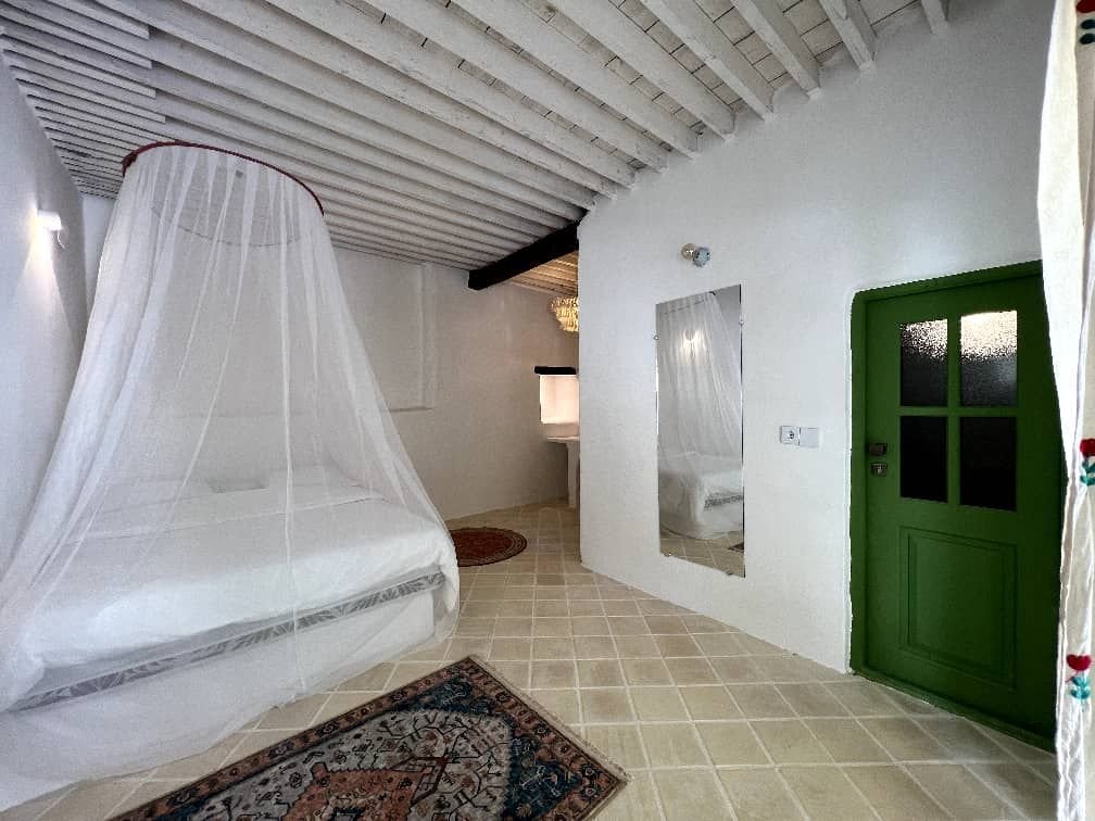 پنج خوابه استخردار حیاط ما