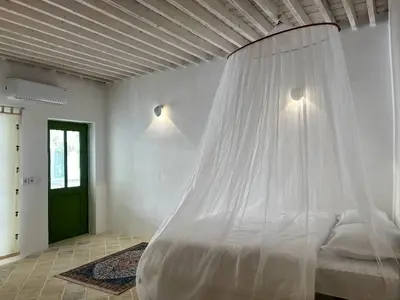 بومگردی پنج خوابه استخردار حیاط ما