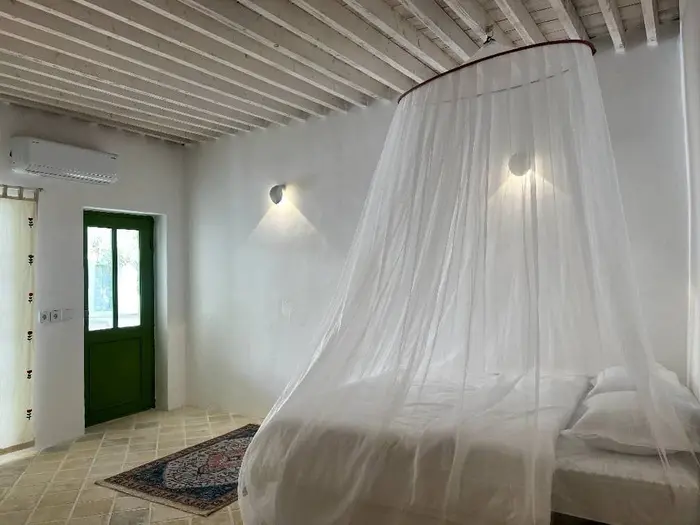 بوم گردی پنج خوابه استخردار حیاط ما