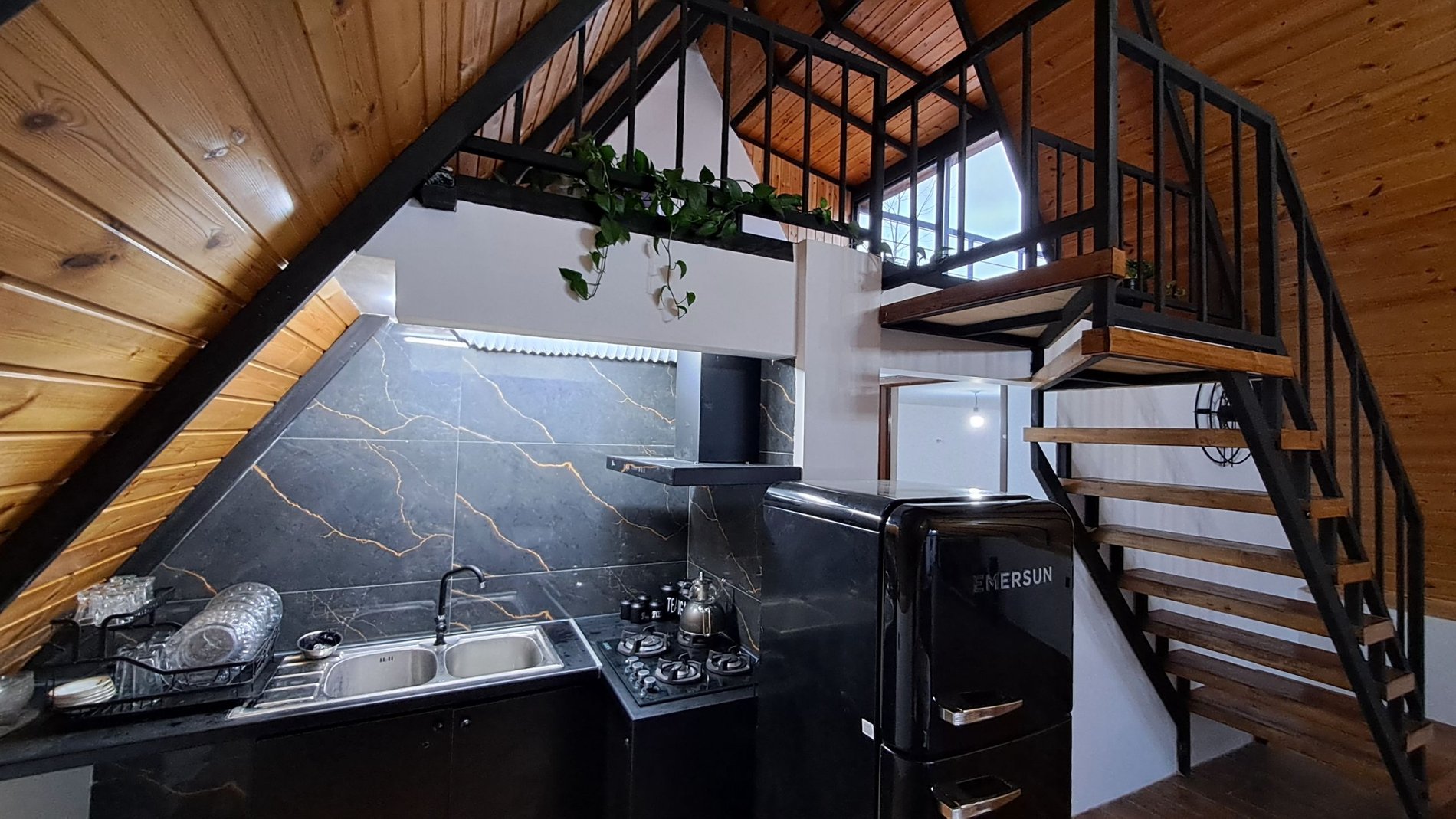 ویلا سوئیسی مدرن جکوزی دار ماسال