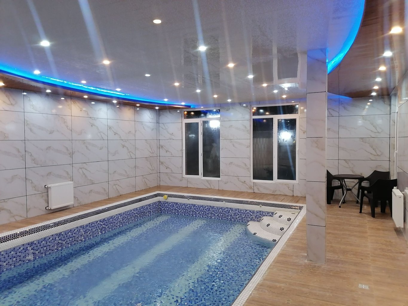 دوخوابه استخردار آبگرم لاله طوسی