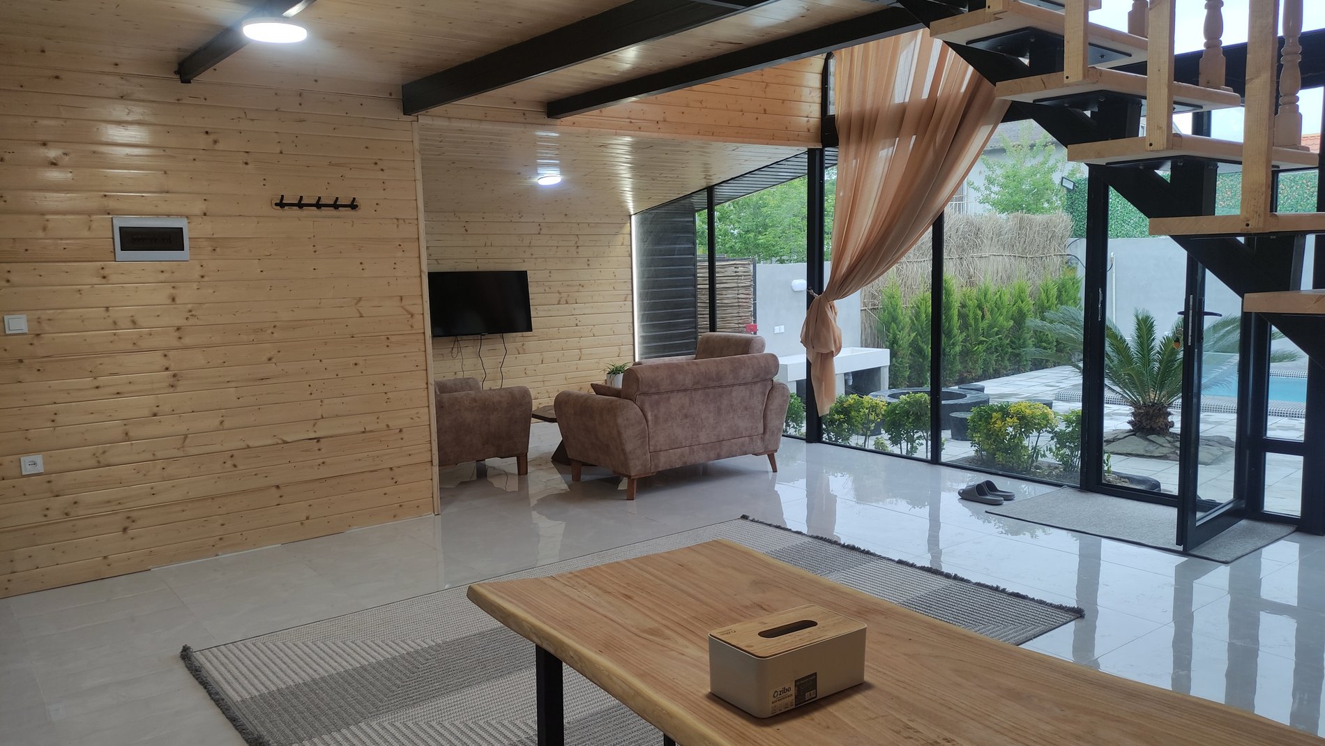 کلبه دوخوابه استخر دار آبگرم سیکاس