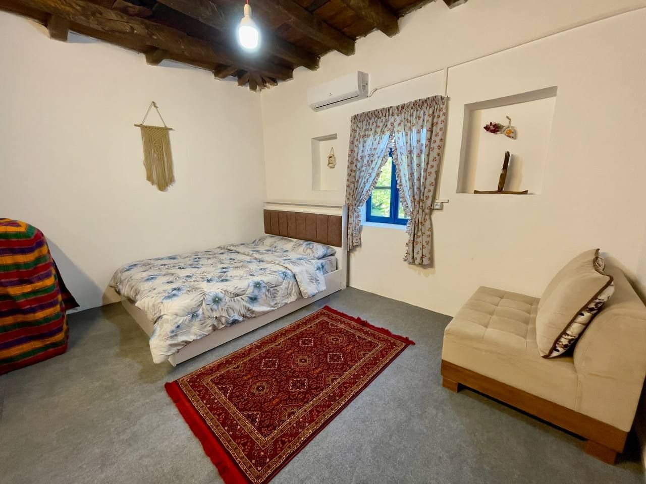 ویلا کلبه سنتی جکوزی دار گُرتِه
