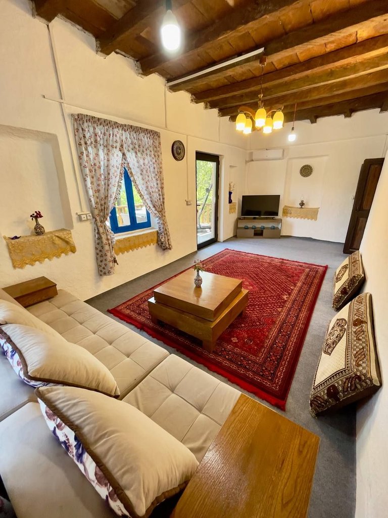ویلا کلبه سنتی جکوزی دار گُرتِه