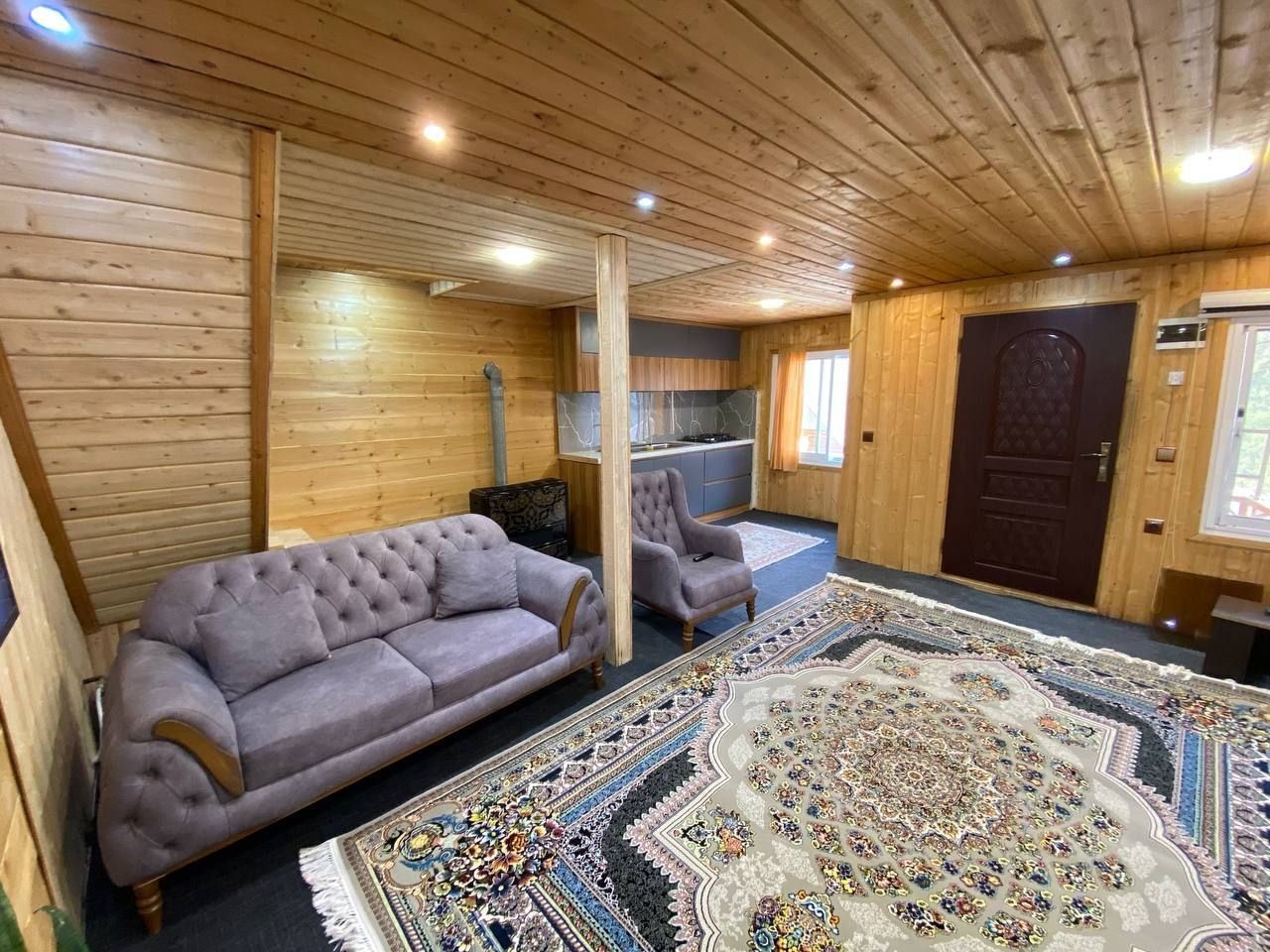 دوخوابه جکوزی دار اسب ریسه