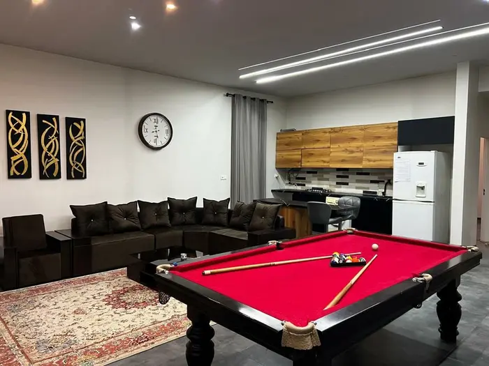 ویلا دوخوابه استخردار آبگرم باغ بهشت ۲۰ - نشیمن با مبلمان جدید