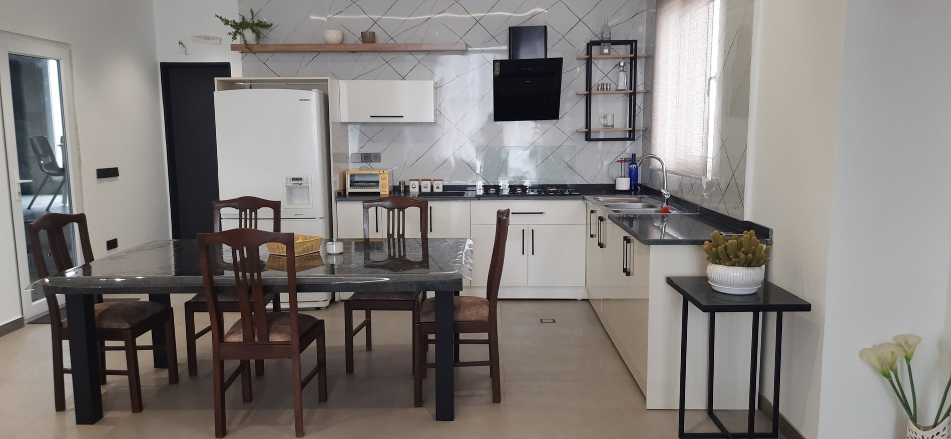 ویلا چهارخوابه استخردار آبگرم آراما