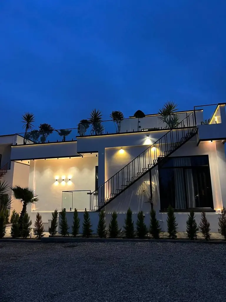 ویلا چهارخوابه استخردار الگانت 1 - نمای اصلی