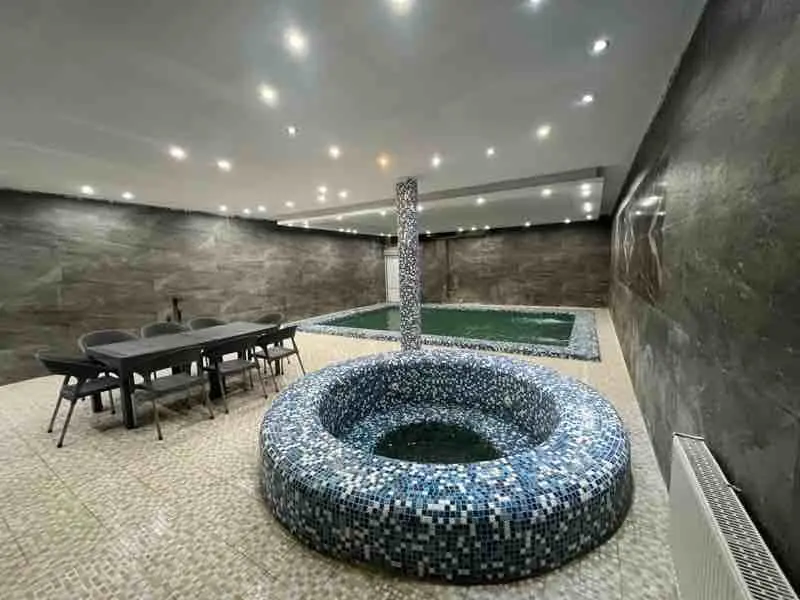 ویلا چهارخوابه استخردار آبگرم سالور مهرآباد - انتخاب عنوان تصویر