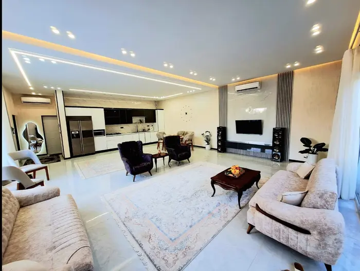 ویلا دوخوابه جکوزی دار باغ سبز ۲