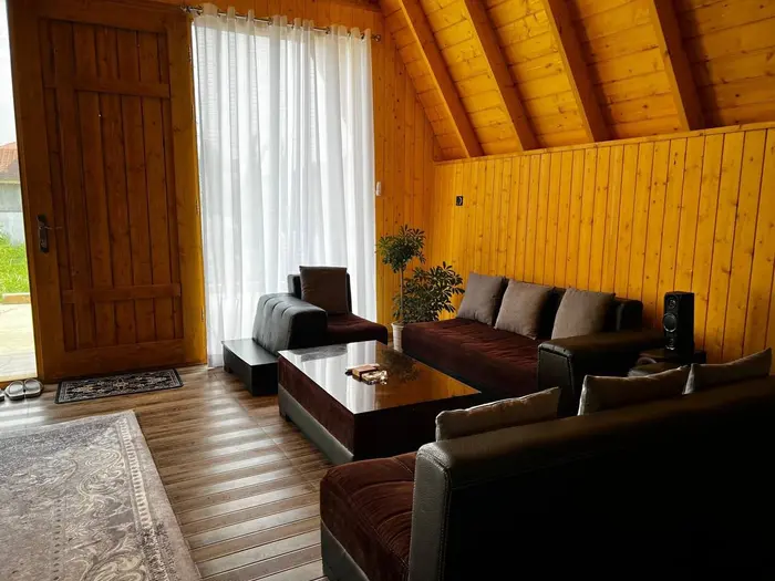 کلبه دوخوابه باغ سامی - نشیمن 