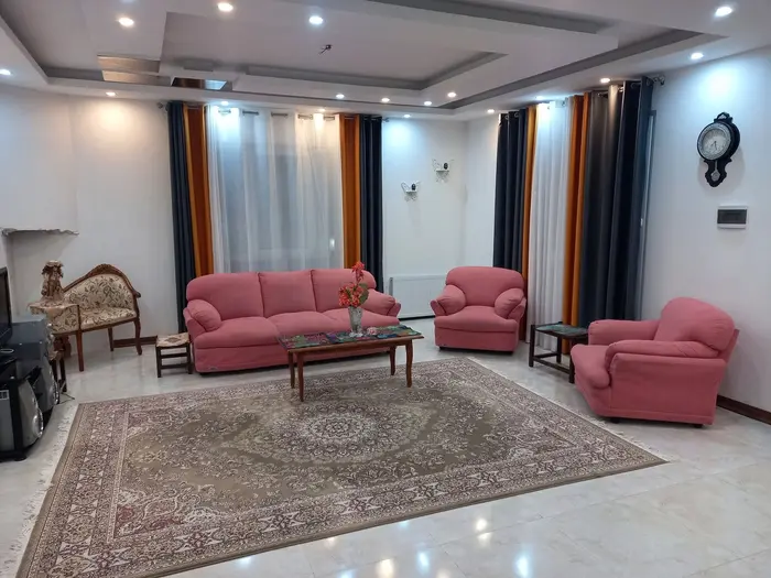 ویلا دوخوابه استخردار باغ گیلاس - پذیرایی