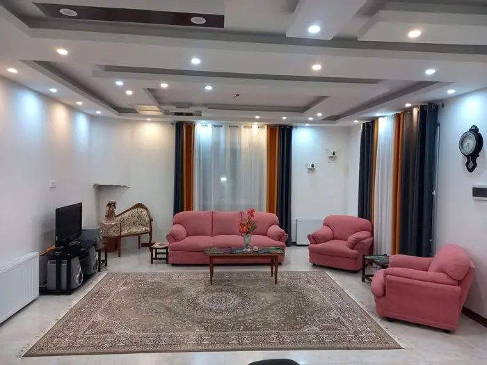 ویلا دوخوابه استخردار باغ گیلاس - پذیرایی