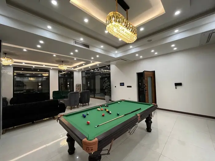 ویلا سه خوابه دوبلکس استخردار آبگرم آوا 1 - پذیرایی در شب 