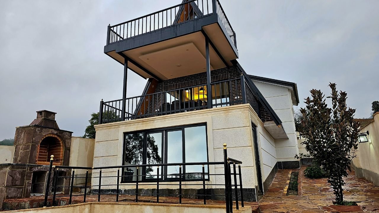 کلبه دوخوابه سوئیسی رودبار