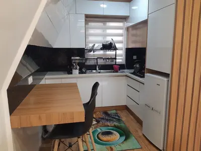 کلبه دوخوابه سوئیسی رودبار