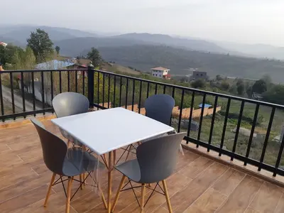 کلبه دوخوابه سوئیسی رودبار