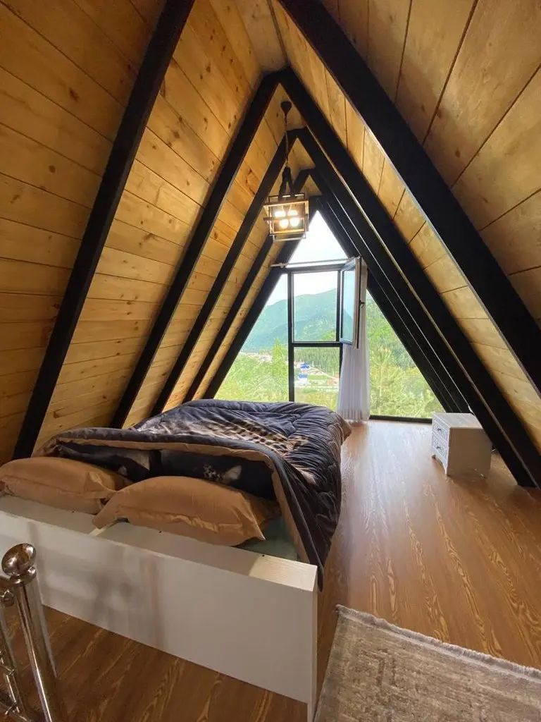 کلبه دوخوابه زرد مهروماه