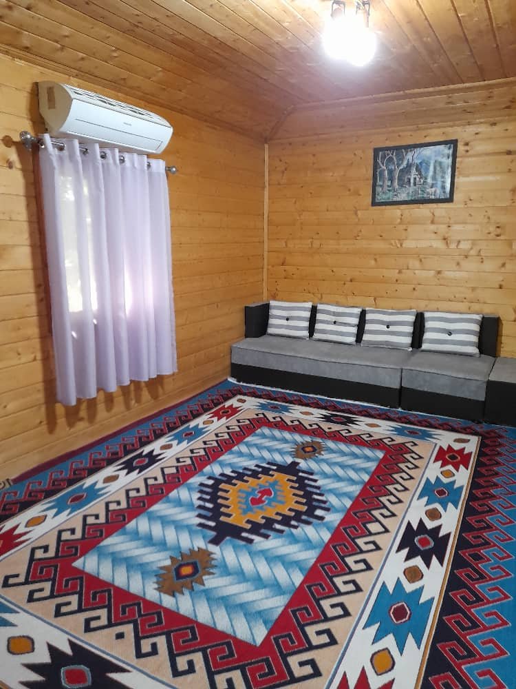 یک خوابه جنگلی چوبی خرسند