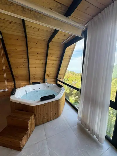 کلبه دوخوابه زرد مهروماه