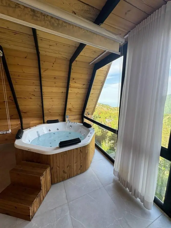 کلبه دوخوابه سبز مهروماه