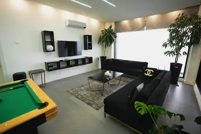 ویلا شش خوابه تریپلکس استخردار آبگرم لفور