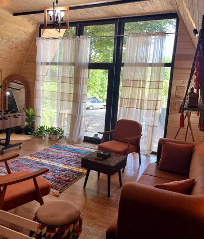 کلبه دوخوابه سوئیسی تی تی 1